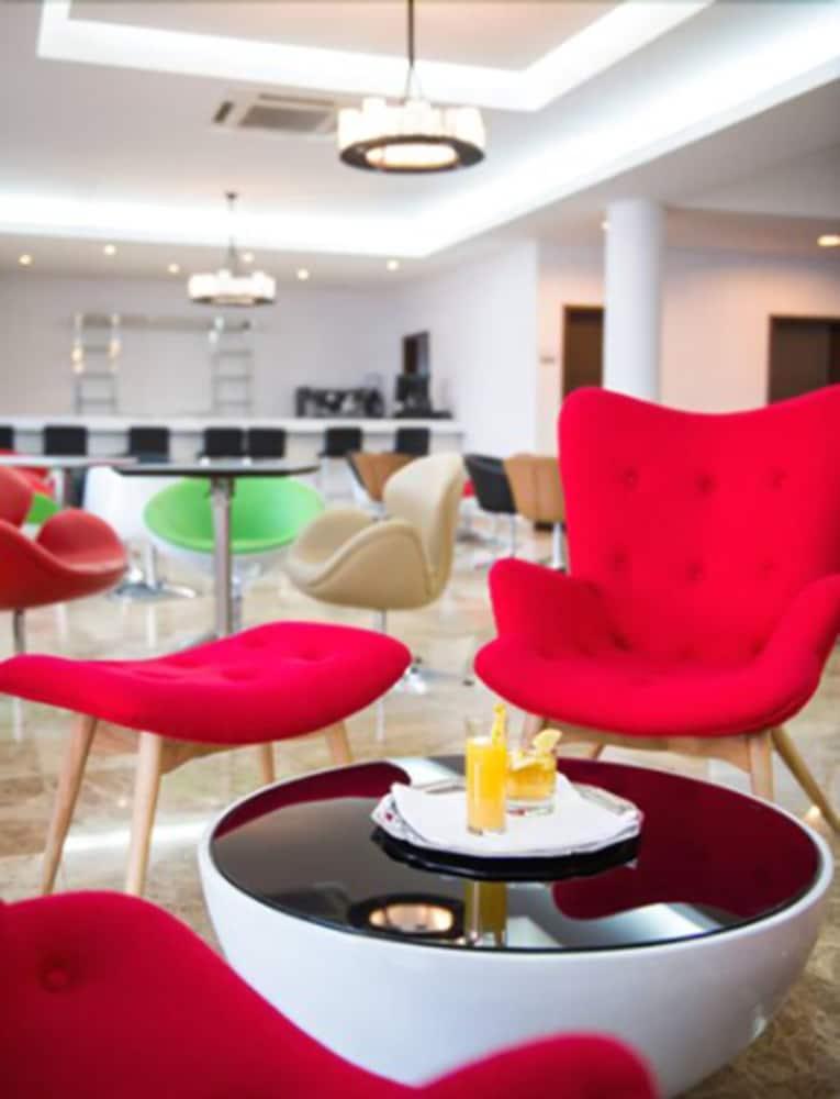 Hotel Vip Executive טטה מראה חיצוני תמונה