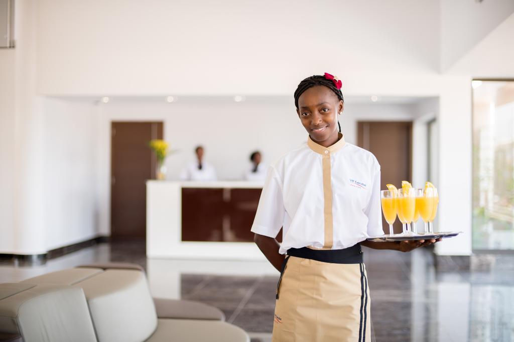 Hotel Vip Executive טטה מראה חיצוני תמונה
